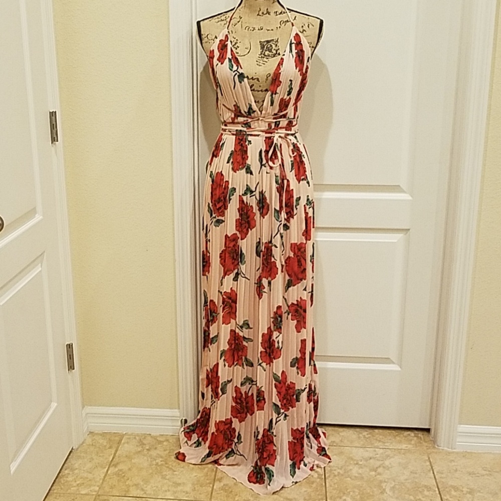 Maxi pleated halter dress